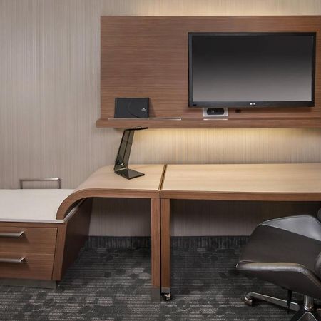 Courtyard By Marriott New York Queens, Jamaica Екстер'єр фото