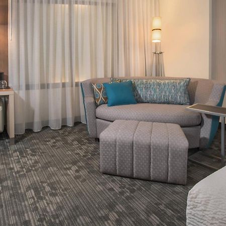 Courtyard By Marriott New York Queens, Jamaica Екстер'єр фото